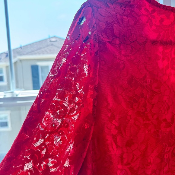 Charter Club Lace overlay blouse with 3/4 sleeves and cuff ties. Size Large - Picture 13 of 17